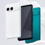 Tres smartphones Sony Xperia 10 VII flotando: uno blanco, uno negro (visto de frente) y uno verde, mostrando su diseño elegante y la cámara dual trasera.